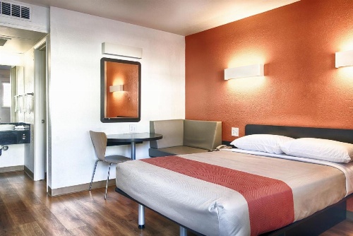 Motel 6 Mammoth Lakes image 11
