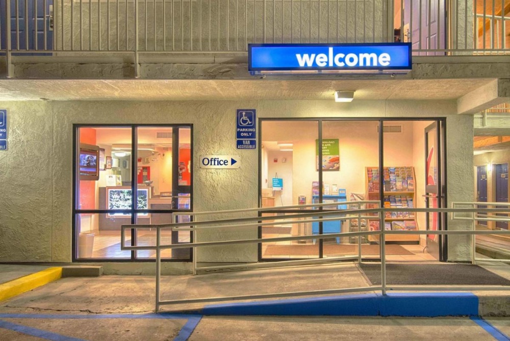 Motel 6 Mammoth Lakes Image 14