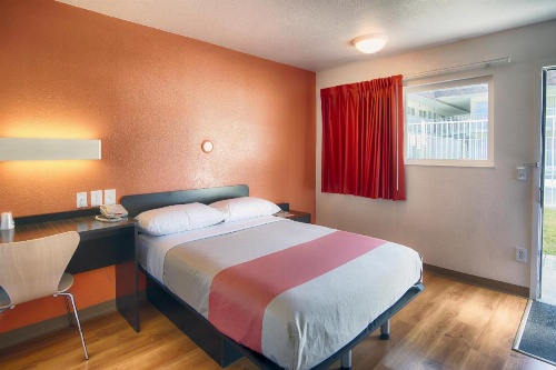 Motel 6 Mammoth Lakes image 22