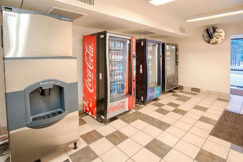 Motel 6 Mammoth Lakes image 26