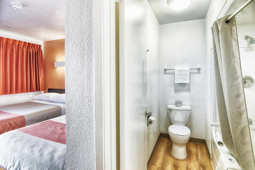 Motel 6 Mammoth Lakes Main image