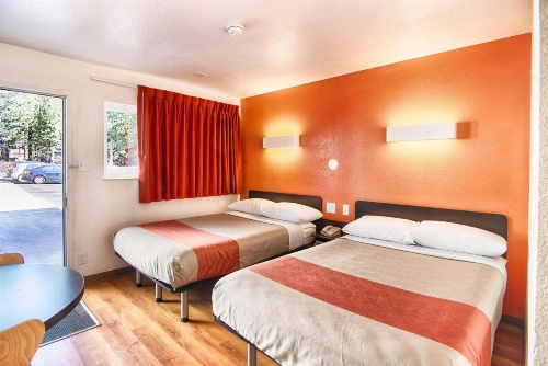 Motel 6 Mammoth Lakes image 30