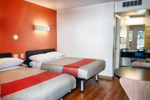 Motel 6 Mammoth Lakes image 32