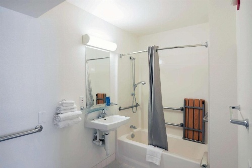 Motel 6 Mammoth Lakes image 33