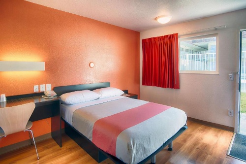 Motel 6 Mammoth Lakes image 36