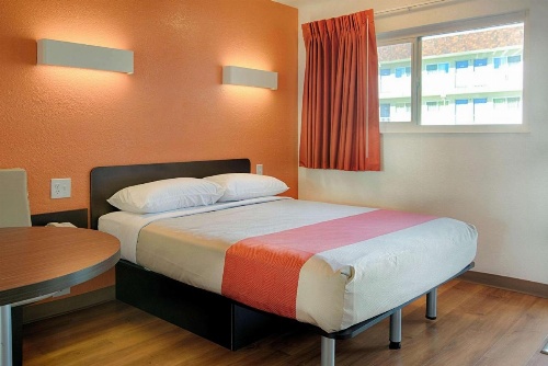 Motel 6 Mammoth Lakes image 38
