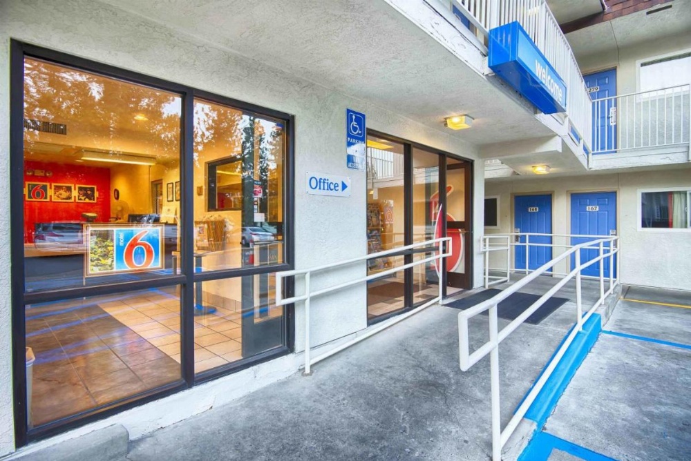 Motel 6 Mammoth Lakes Image 7